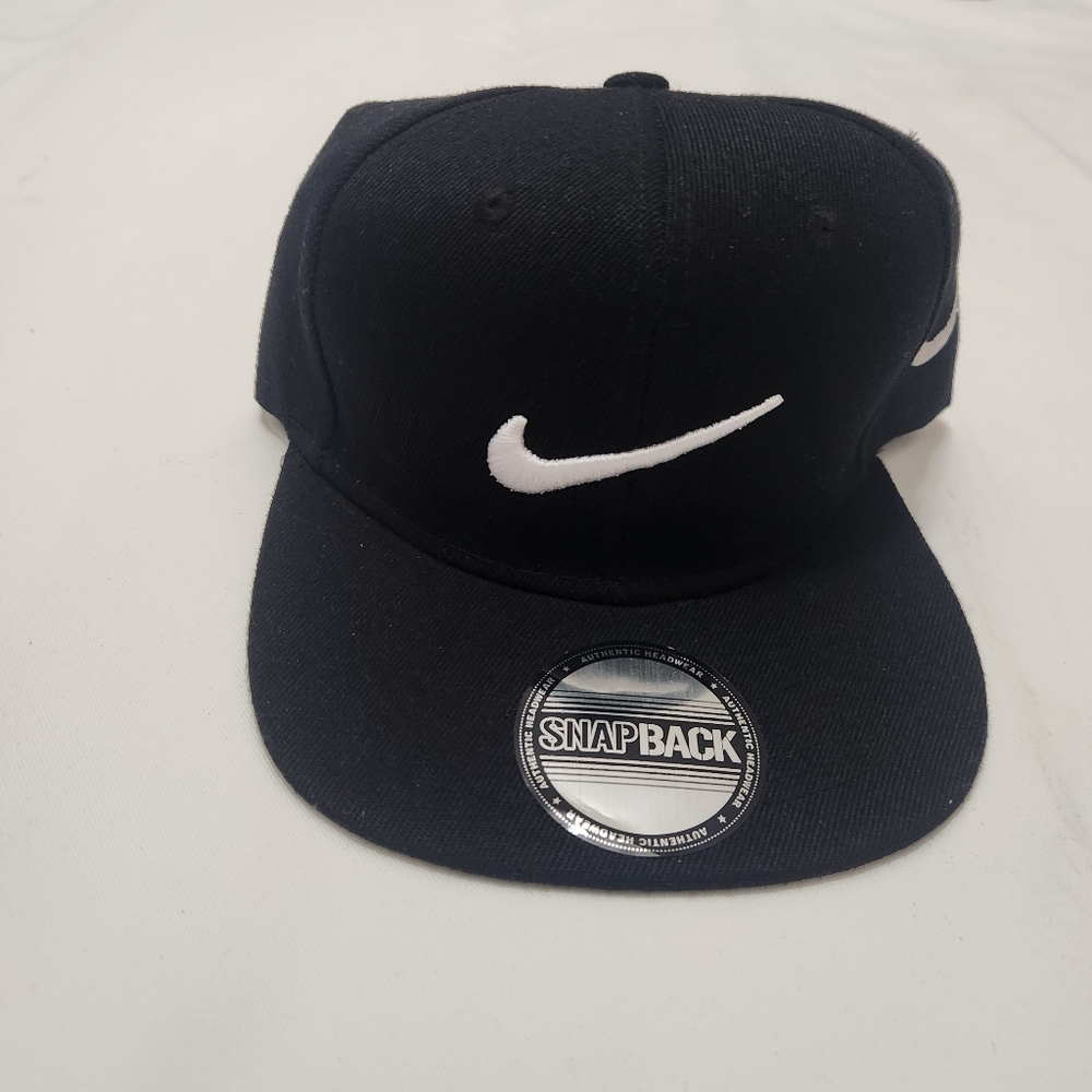 NIKE Black Acrylic Hat